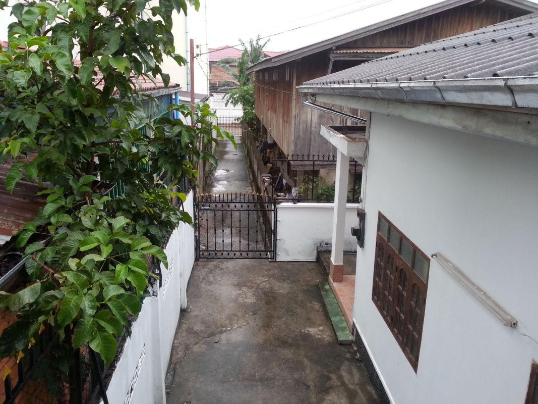 House non furnished for rent. in the center of vientiane (near patouxay