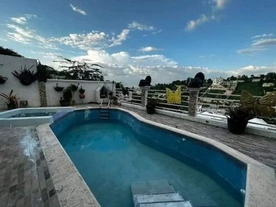 MUY HERMOSA CASA MODERNA EN VENTA EN VIVY MITCHELL