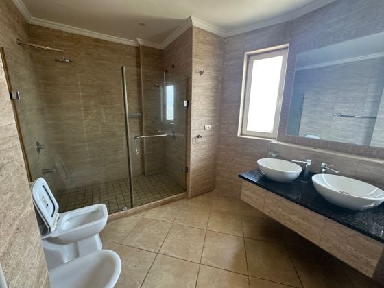 Penthouse Apartment in Airport Residential 