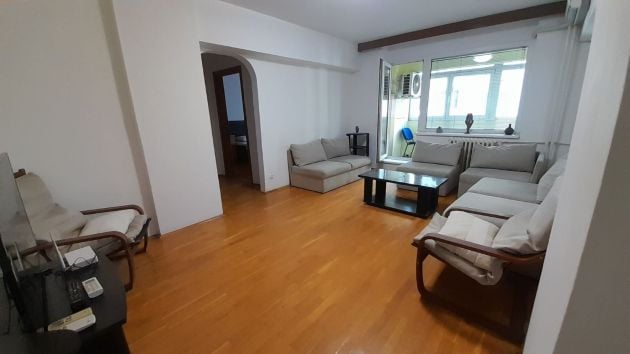 3 pieces meuble "Piata Universitate" proche "Piata Romana"