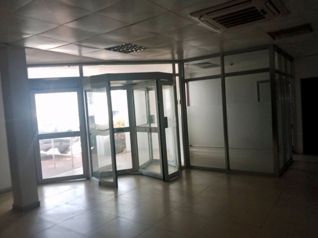 Office and commercial space for rent at peninsula house toure dr, dar