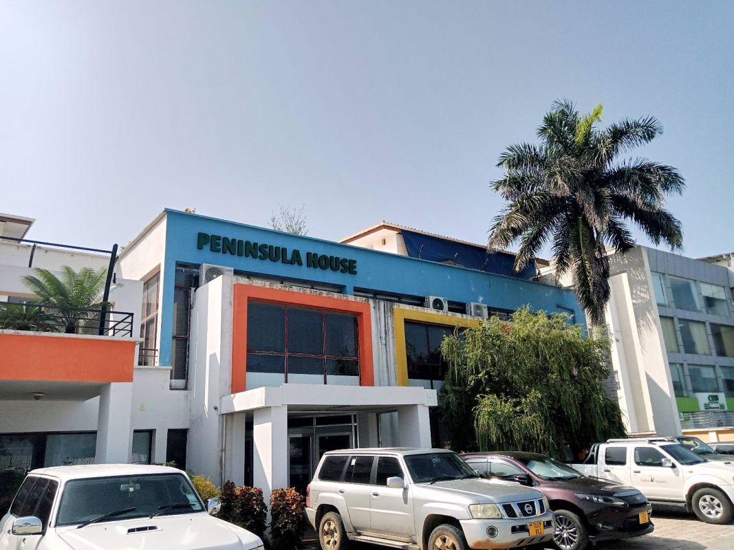 Office and commercial space for rent at peninsula house toure dr, dar
