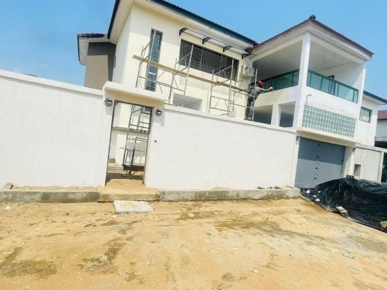 For rent 7 room duplex bassam for housing or office ready to live in