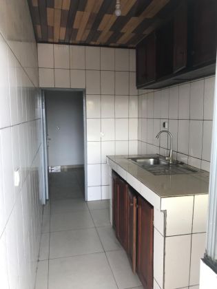 LOCATION STUDIO Yassa station Neptune vers logements sociaux         * 1 ...