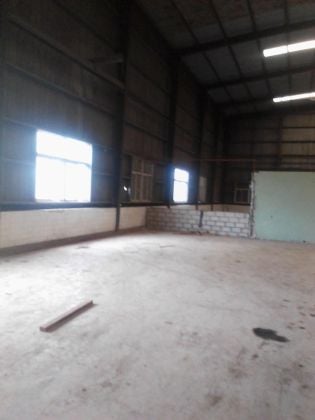 Location entrepot 4000 m2 à Yopougon- zone industrielle