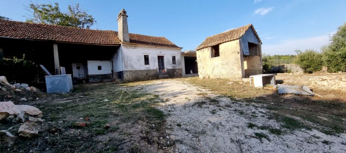 Opportunité pour récupérer maison à leiria portugal, Maison à vendre