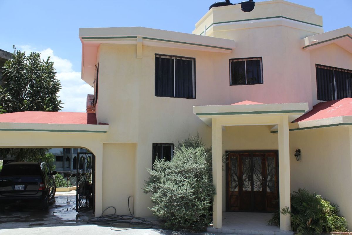 6 br 6baths villa with swimming pool in vivy mitchel portau