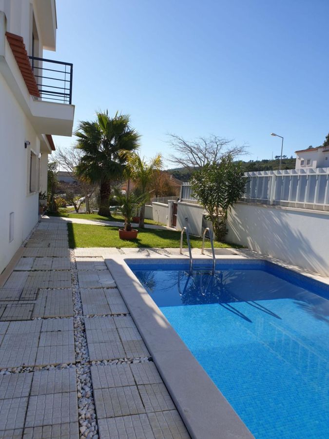 Maison jumelée à vendre, Maison à vendre Famalicão, leiria Portugal