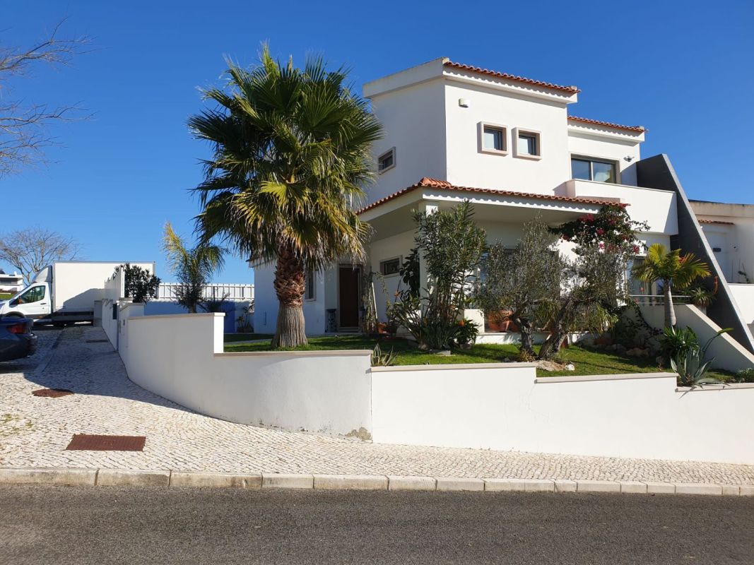 Maison jumelée à vendre, Maison à vendre Famalicão, leiria Portugal