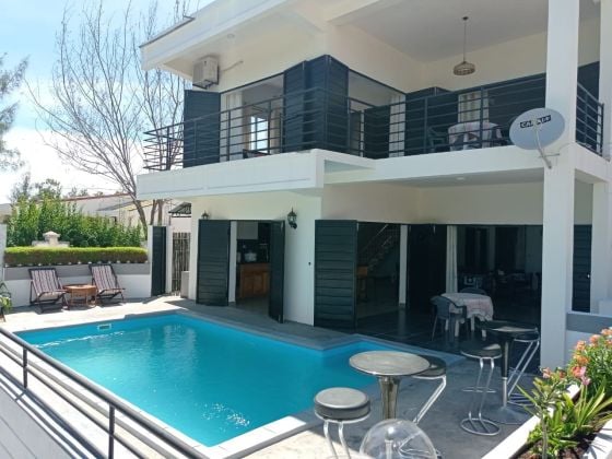 Villa maison avec piscine - Plage Majunga à vendre
