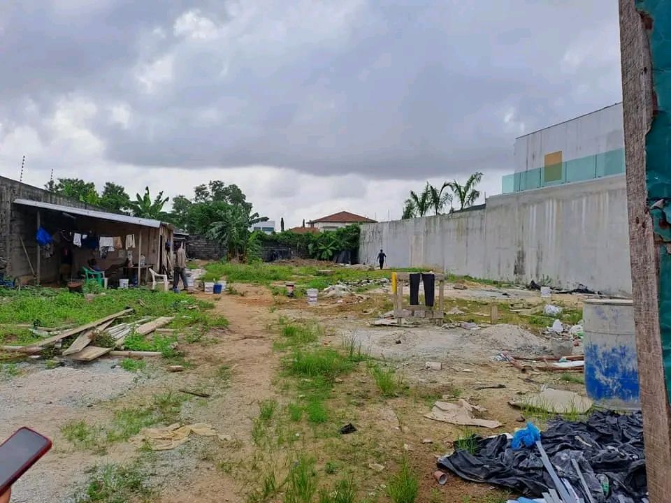 Sale of land of 1968 m2 in 2 plateaux vallons, Land for sale Abidjan Ivory Coast