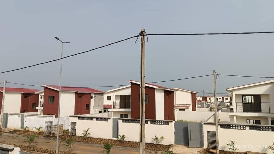 Bassam après péage cité calypso vente 7 villas duplex., Maison à vendre