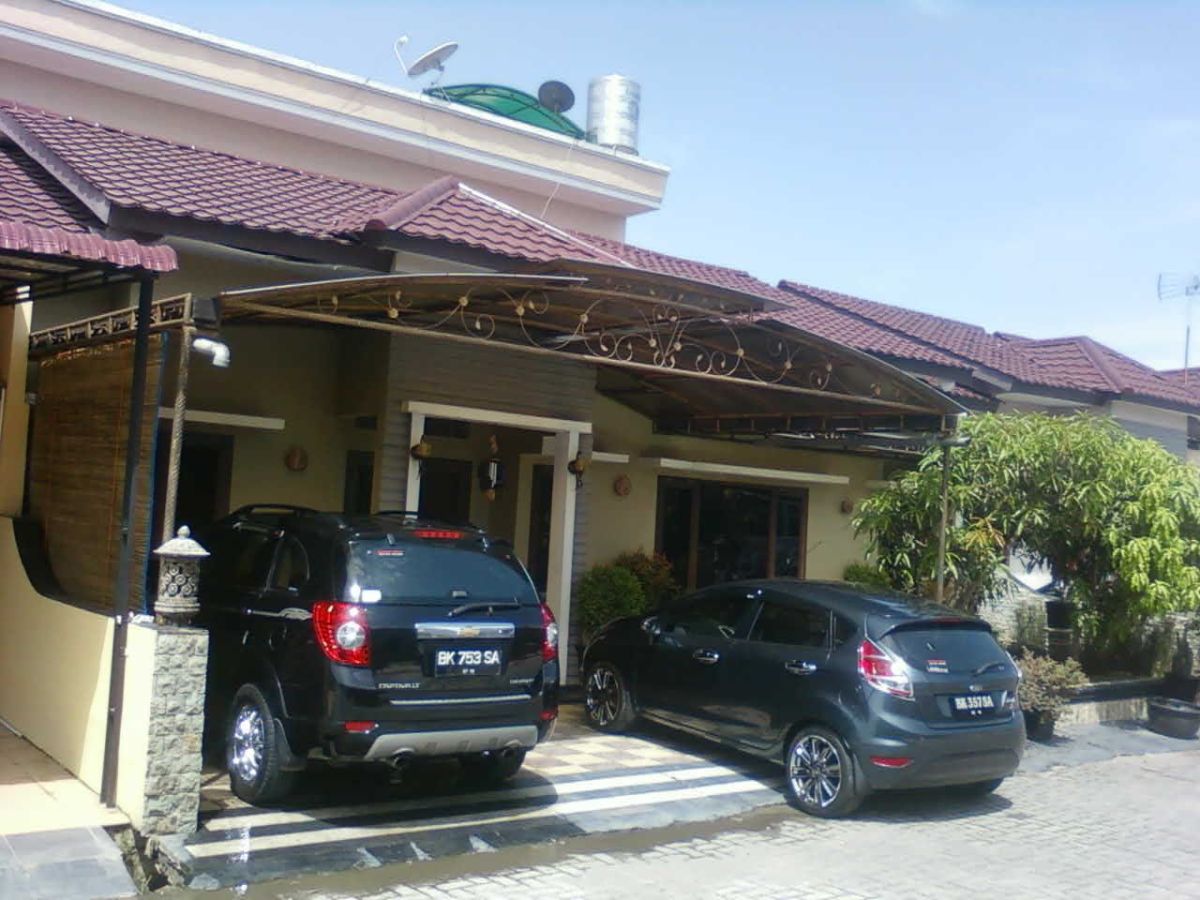 6 bedroomed house for sale medan, in Medan Indonesia