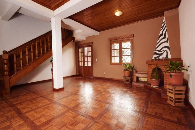 BEAUTIFUL HOUSE IN THE CITY, EASY ACCESS, WITH BIG YARD