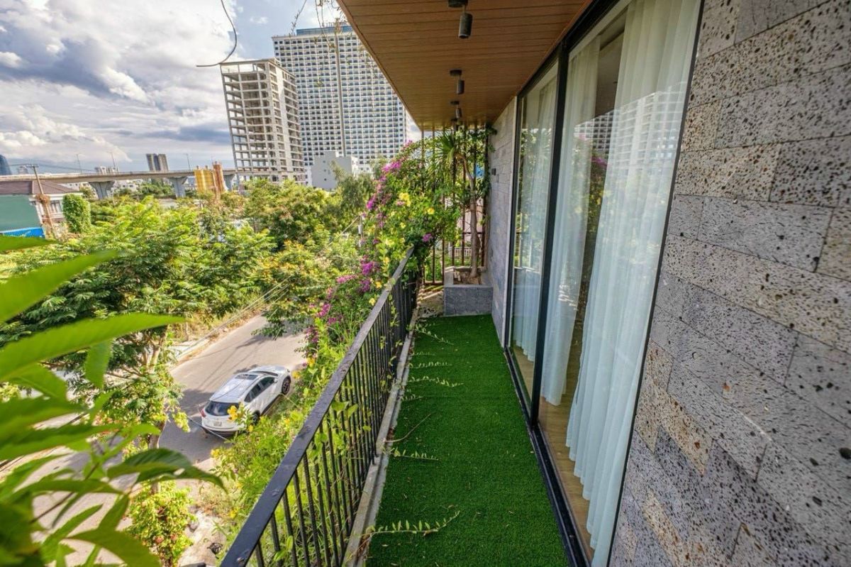 A nice villa ( 4br ) for rent in son tra area , da nang , House for