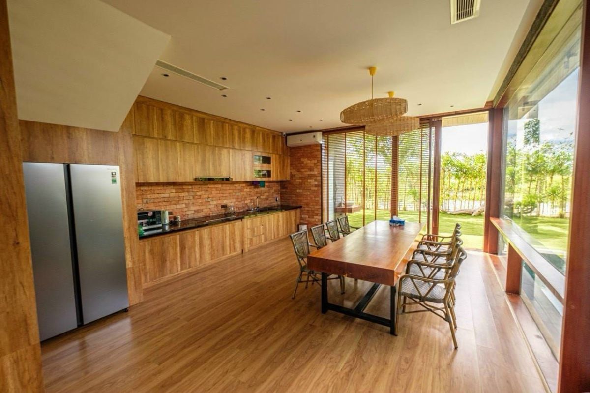 A nice villa ( 4br ) for rent in son tra area , da nang , House for