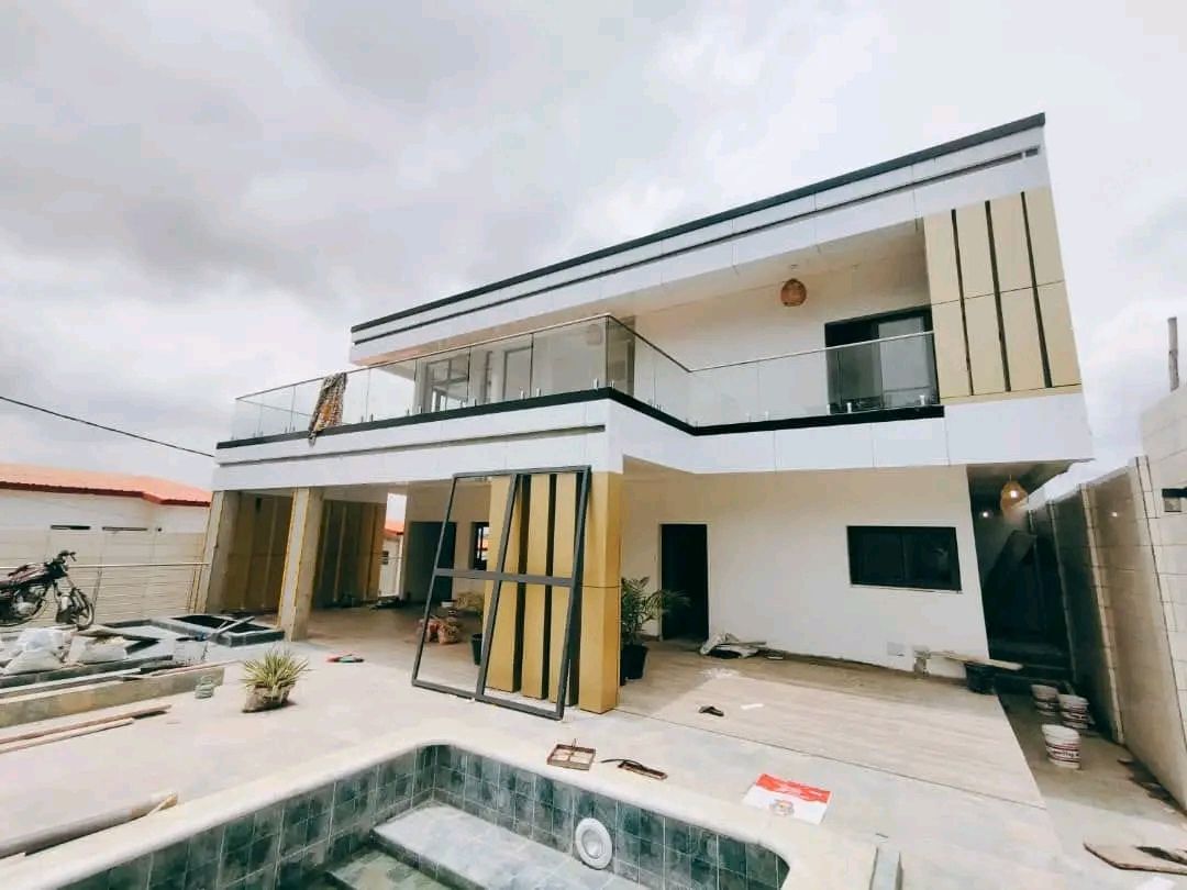 Sale duplex villa of 8 rooms high standing in cocody angre 9th tranche