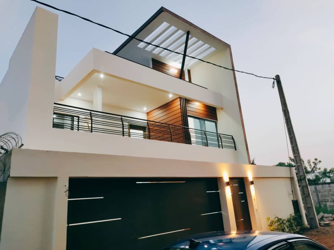 Sale 5 room high standing triplex villa in cocody riviera abbata, House