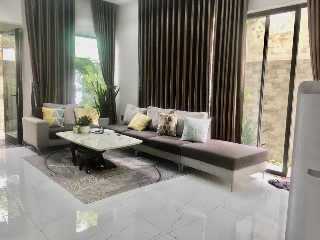 Villa 4br with a fish tank inside the house near han river , House for