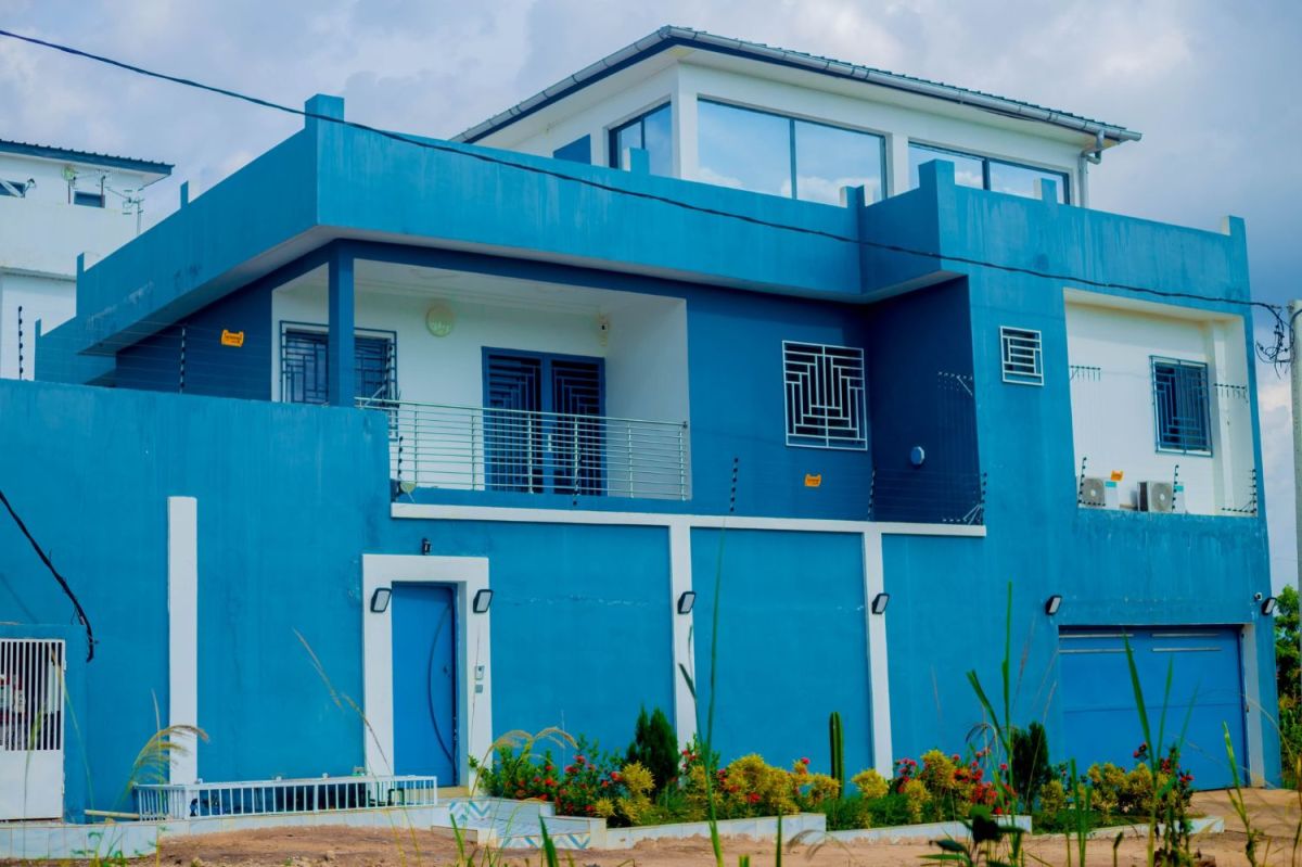 Villa triplex en location, Maison à louer Yamoussoukro, lacs Côte d