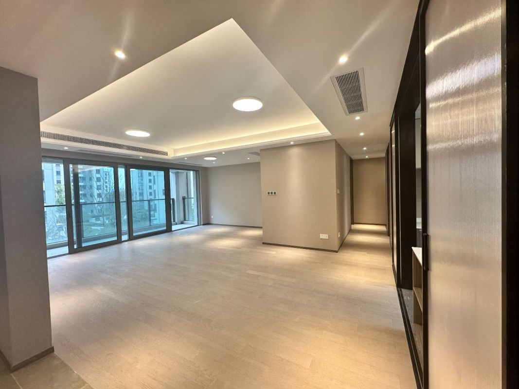 Spacious !! new house for expats to rent in suzhou ,sip /4 bedrooms and