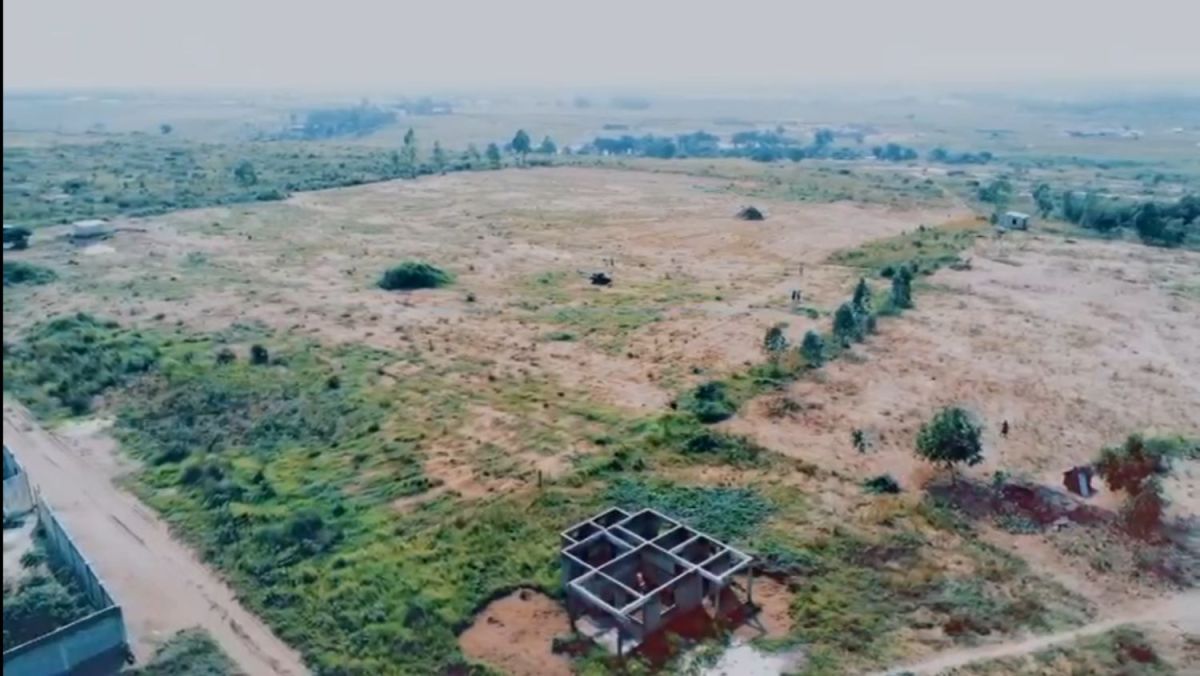 Land 20/20 for sale in kinshasansele, Land for sale in the Democratic