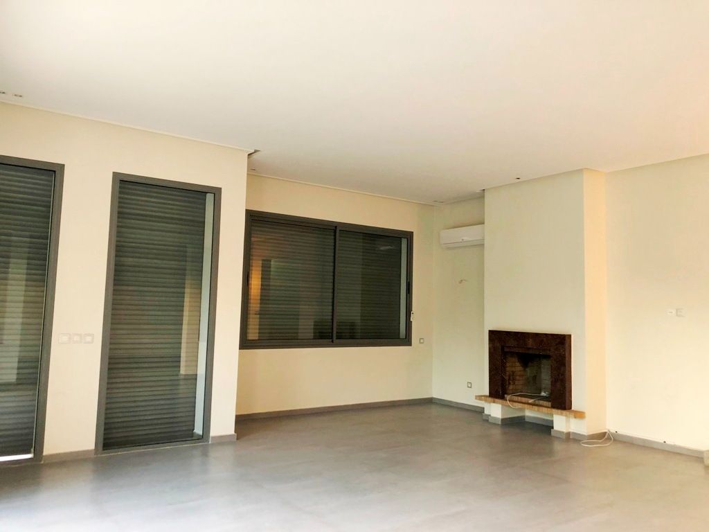 New modern villa rental well located in souissi, House for rent in