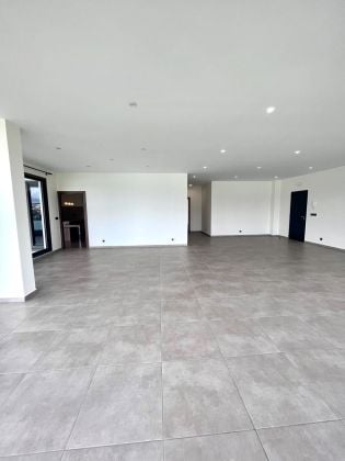 Large T5 Penthouse of 300m2 for rent in Ivandry