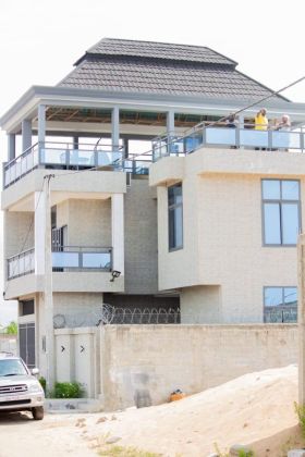 FOR RENT, furnished 5 room villa, Fidjrossè Togbin - Cotonou