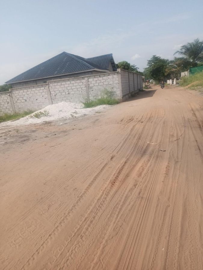 Vente des terrains vidé à nsele non loin de macadam , Terrain à vendre