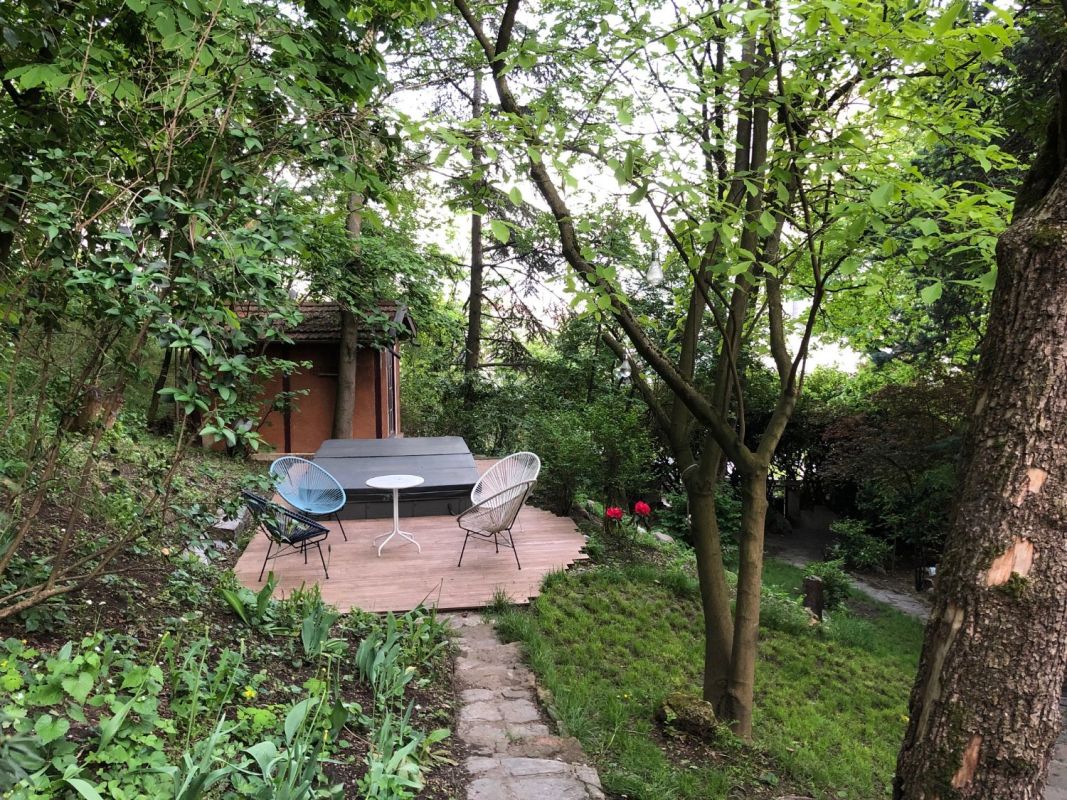 Fully furnished house with garage, garden & spa to rent in lyon, House