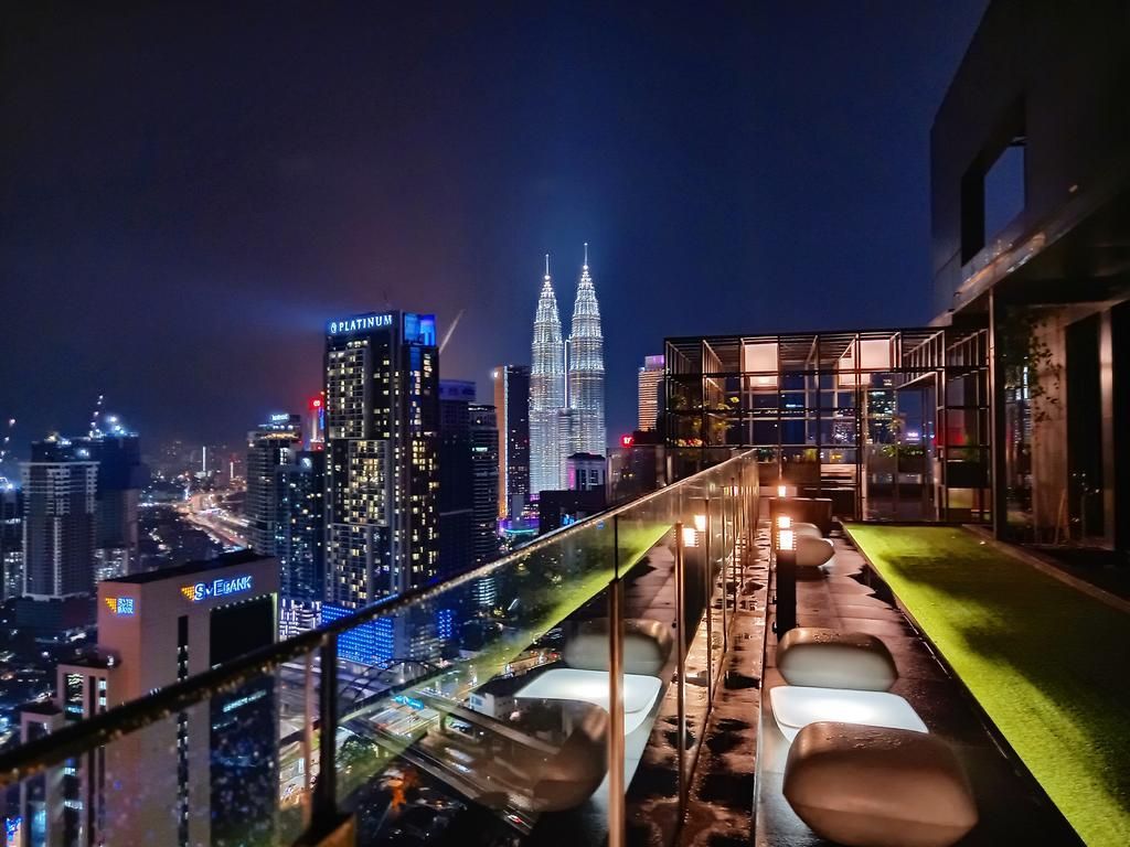 Klcc studio unit with roof top garden n playground, Vacation flat