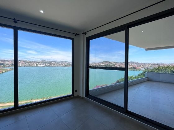 Penthouse of 300m2 (Large Apartment) T5 of high standing or high-end in ...