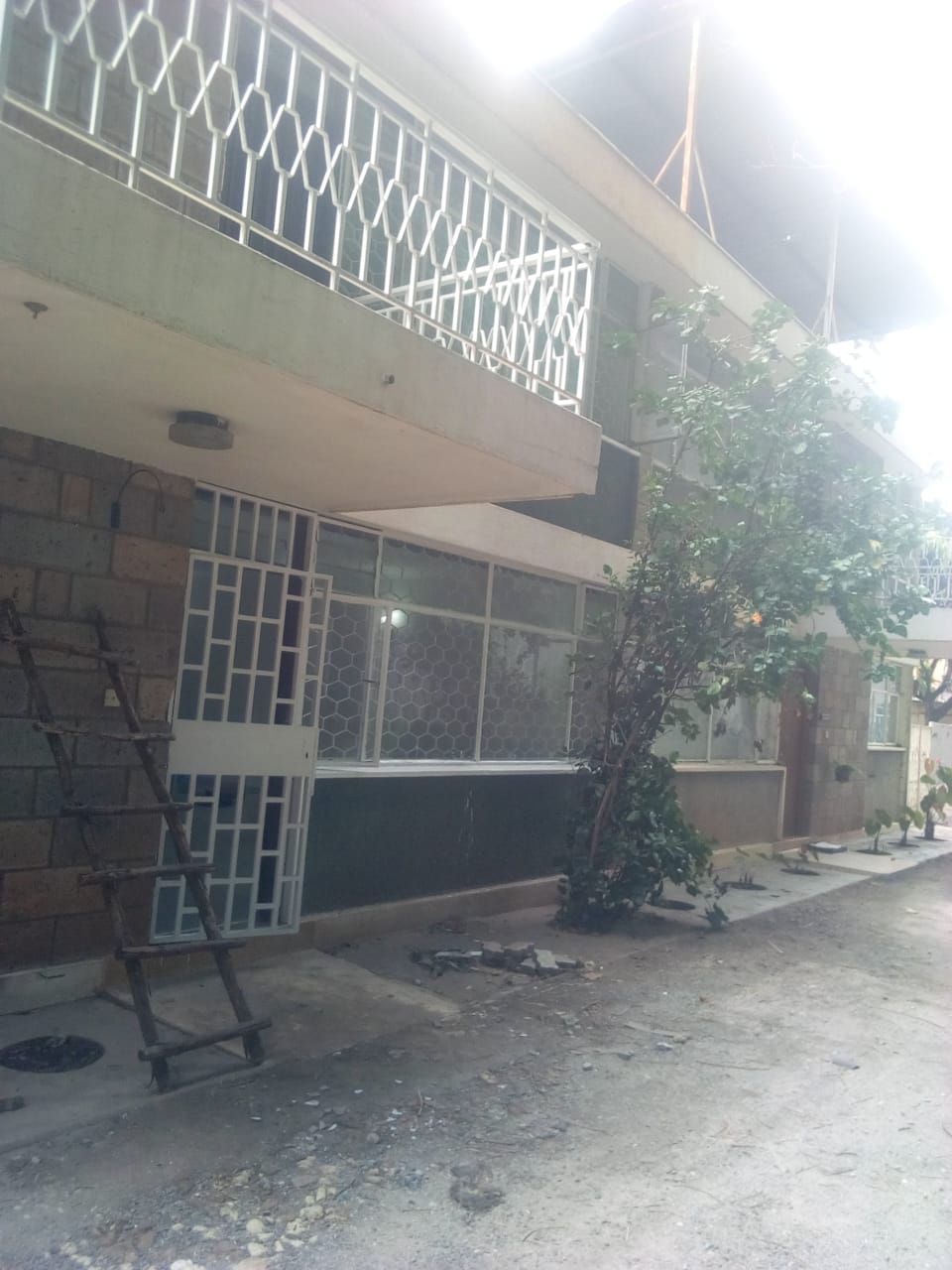 Spazioso palazzo con 5 camere da letto a Parklands