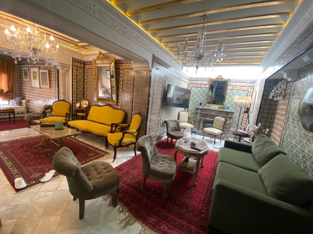 A charming triplex with beautiful terrace overlooking carthage and the