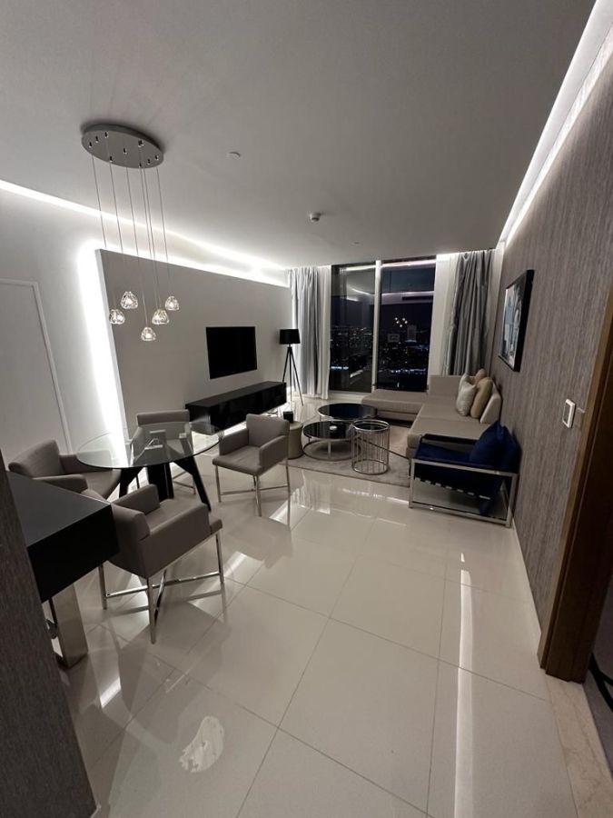 1 bedroom new furnished apartment in damac paramount tower with great