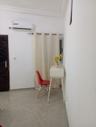 Studio americain meublé disponible à la riviera M'badon ...