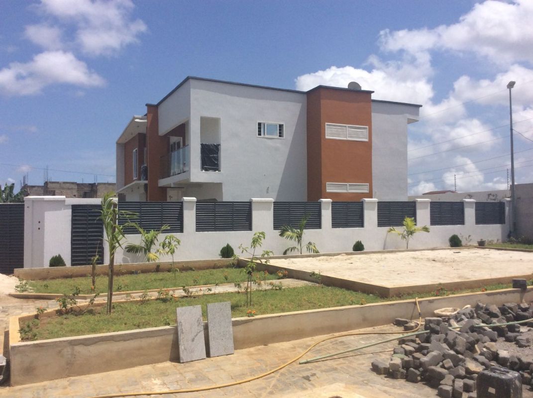 En vente a cocody angre une villa duplex neuve, Maison à vendre Abidjan