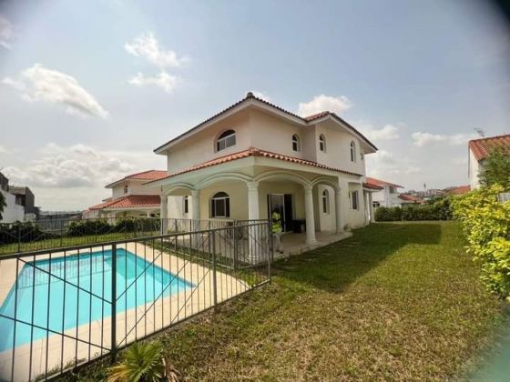 Location d'une villa duplex de 5 pièces à Cocody Riviera ...
