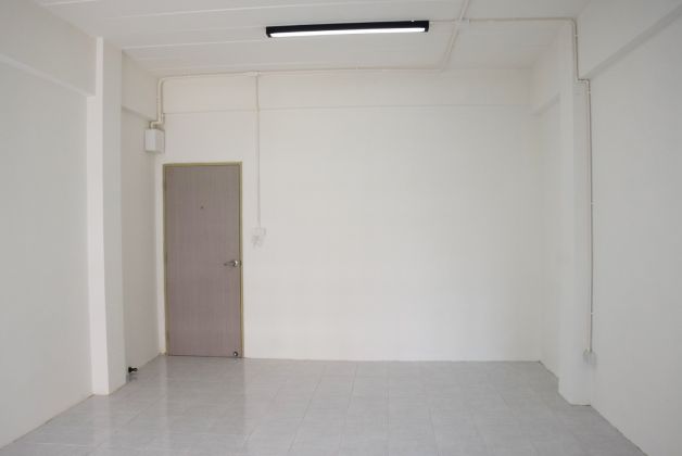 Newly refurbished minimal style office space/ storage for rent only 600 m. ...