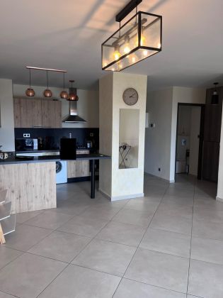  Fully furnished and equipped T2 apartment for rent in Ivandry 2 steps ...