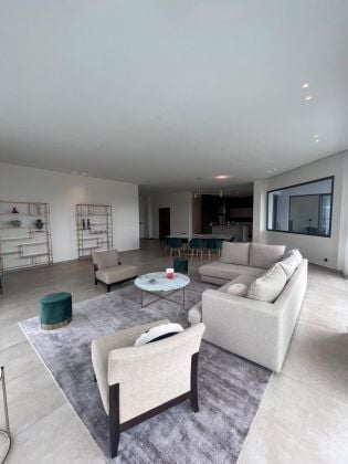 For rent Large Penthouse (T4) of high standing in Ivandry in the residence ...