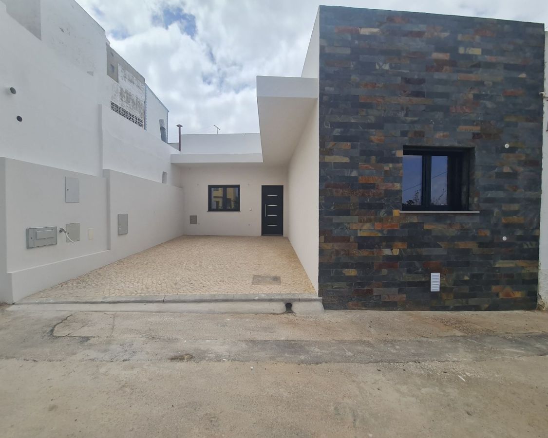 2 bedroom house in final construction phase, olhão, House for sale