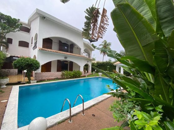 Location d'une villa triplex de 10 pièces au 2 plateau vallon 