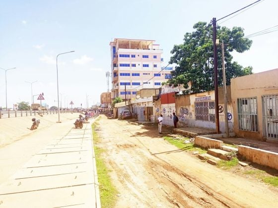 Terrain en vente en face de l'avenue tensoba