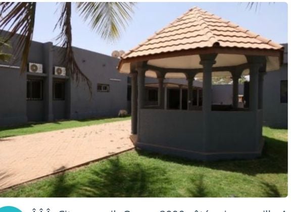 Villa basse en location à la cité azimo 