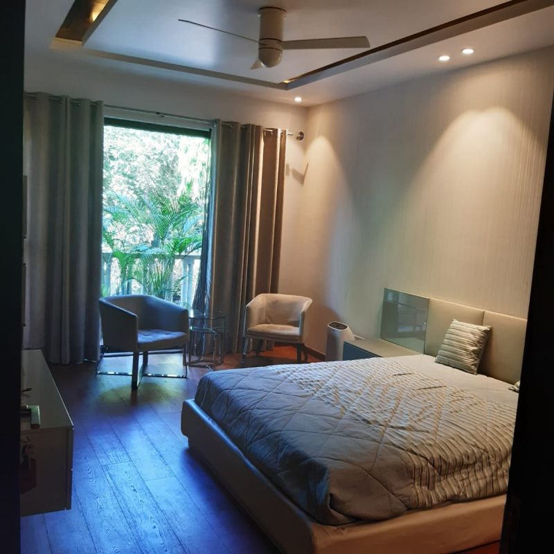 Modern and fully furnished 3 bhk park facing apartment available for