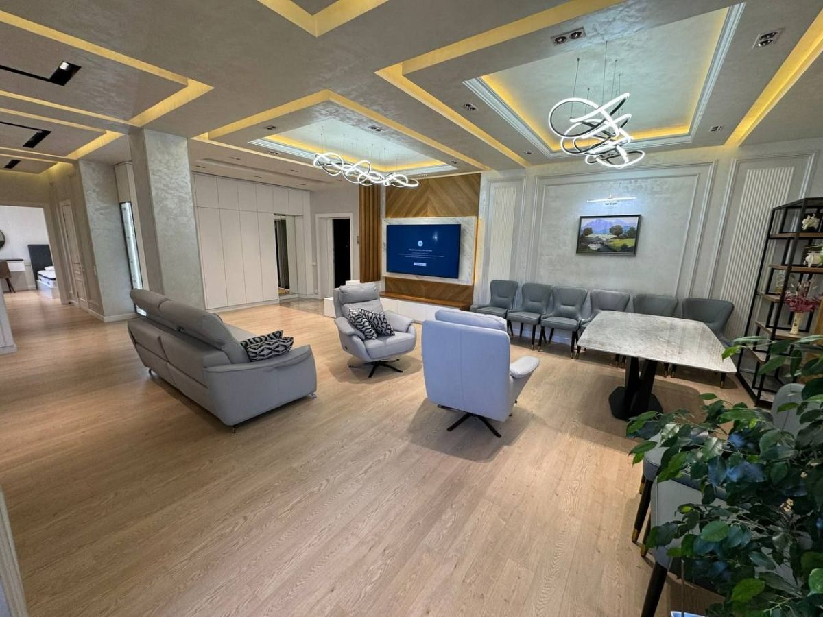 Beautiful 2 bedrooms and 2 bathrooms apartment with an open balcony in