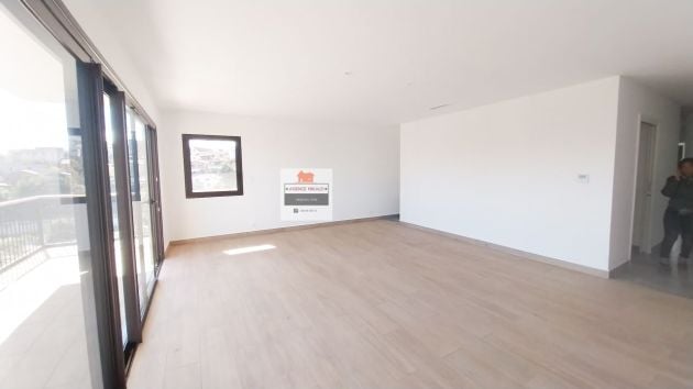 SE ALQUILA UN APARTAMENTO T3 NUEVO Y PERMANENTE en ANKORONDRANO 