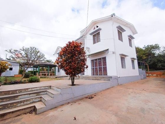 ALQUILAR UNA VILLA F7 ANDROHIBE ANDRENALEFY 